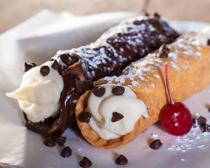 Mama's Famous Cannoli